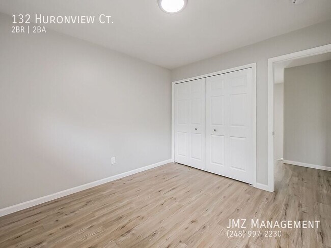 Building Photo - 132 Huronview Ct