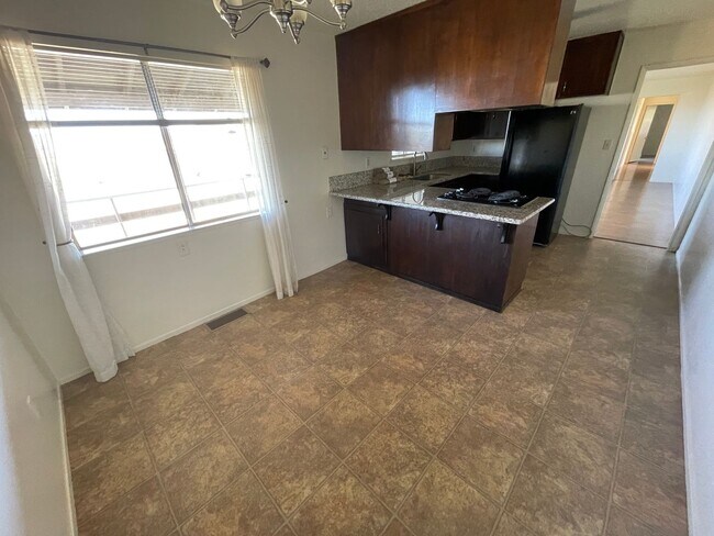 Building Photo - Oroville 4 bed 2 bath 3300sqft country hom...