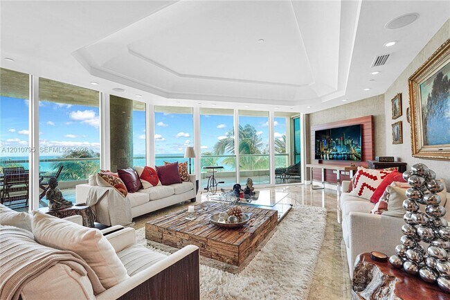 Building Photo - 16051 Collins Ave