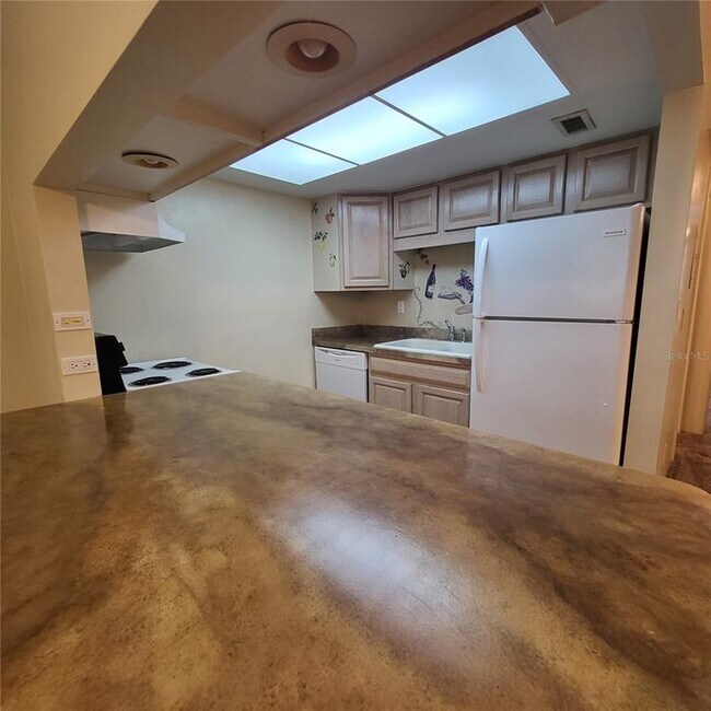 Building Photo - 12760 Indian Rocks Rd