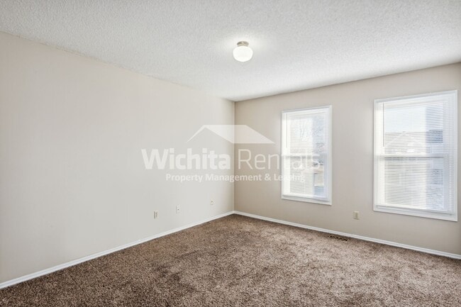 Building Photo - 9316 E Funston St