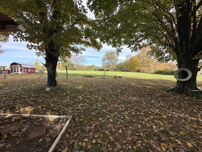 Building Photo - 131 Woods Rd