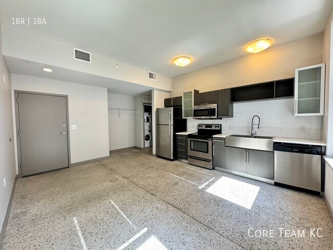 Building Photo - 1121 McGee St