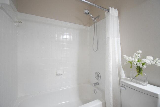 Building Photo - 22237 Woodborn Dr