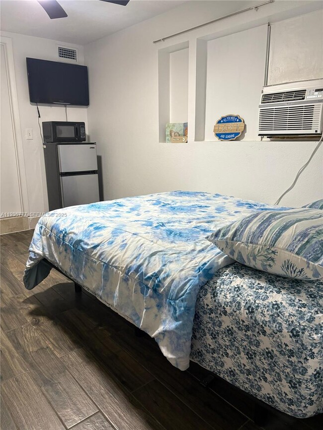 Building Photo - 2315 Cleveland St