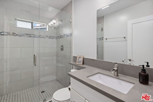 Building Photo - 3836 Seneca Ave