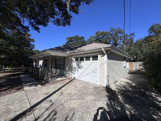 Building Photo - 6868 E Bay Blvd