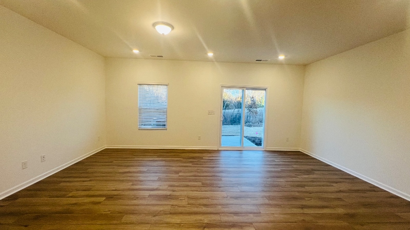 Building Photo - 757 Kitfox Dr NW