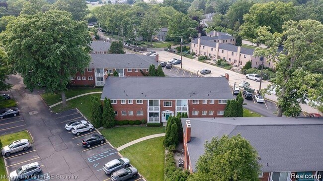 Building Photo - 487 N Eton St