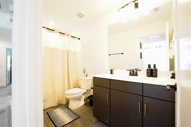 Building Photo - 7557 Donnelly Ave