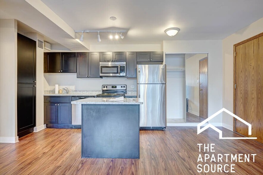 Building Photo - 4180 N Marine Dr