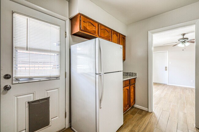 Building Photo - 601-603  Alicante Way
