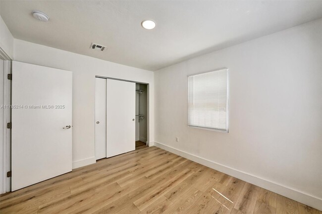 Building Photo - 1411 SW 3rd St