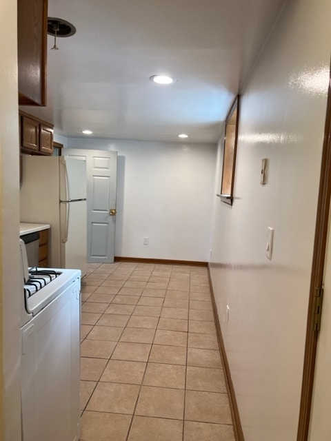 Building Photo - 922 S Grove Ave