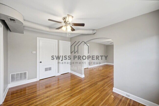 Building Photo - 25 W Tulane Rd