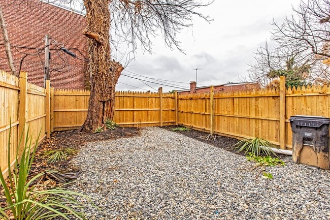 Building Photo - 3 bedroom, 1.5 bath, newly renovated home in Wilmington, DE