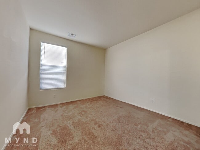 Building Photo - 2204 W San Tan Hills Dr