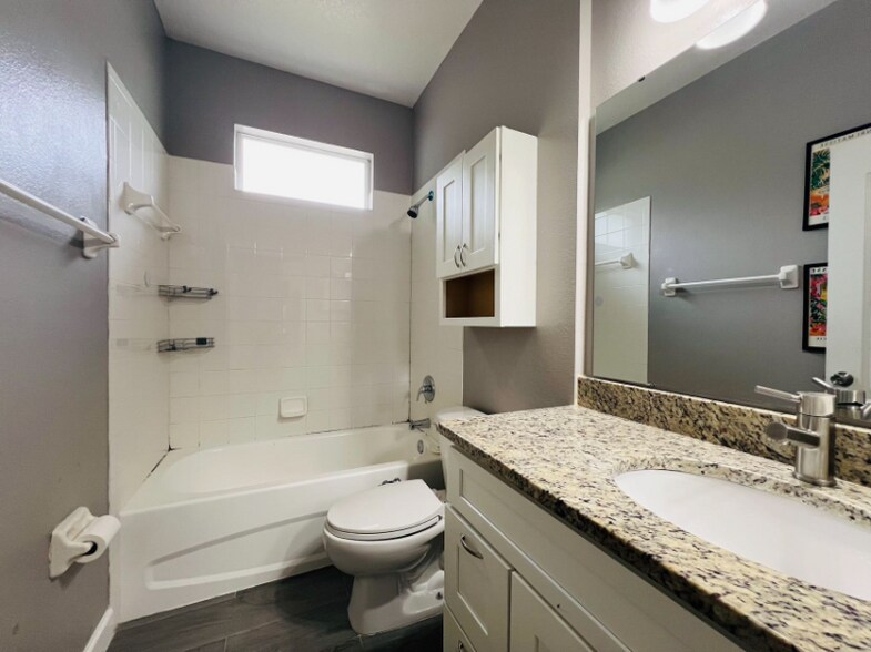 Building Photo - 10143 Shadow Creek Dr