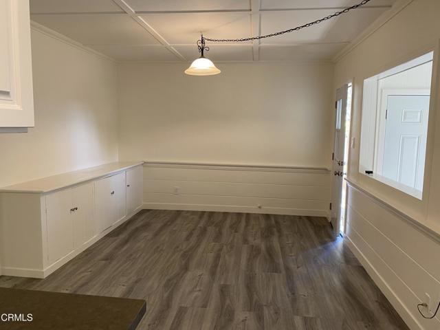 Building Photo - 1523 N Grand Oaks Ave