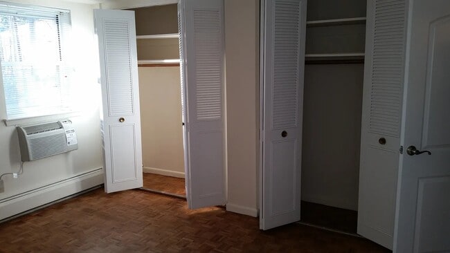 Building Photo - Radnor Manor