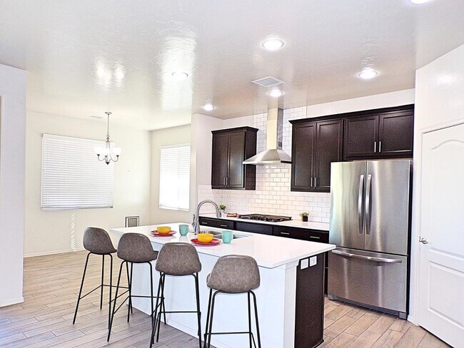 Building Photo - 6263 Saddlehorn Cir