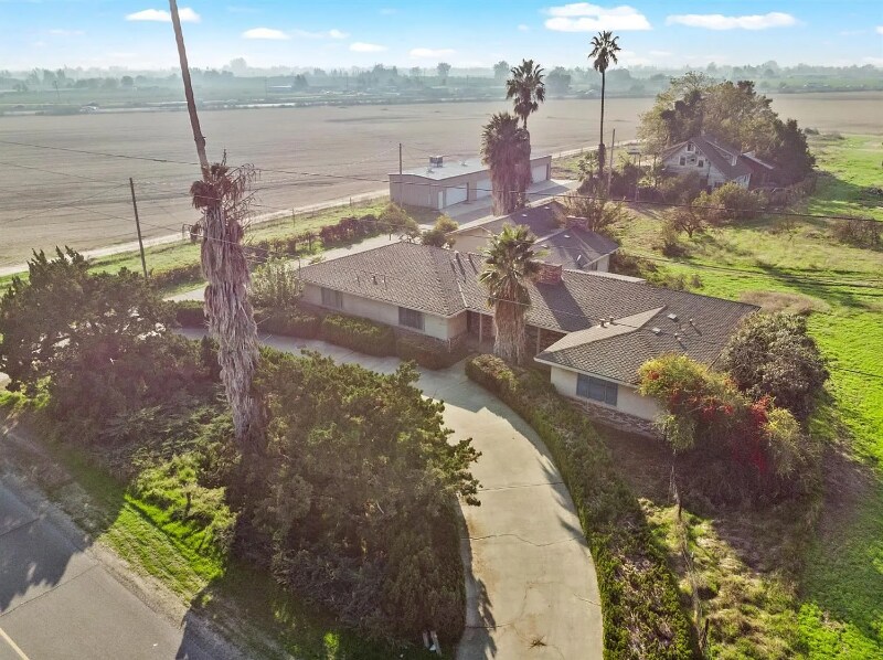 Building Photo - 2507 Golf Rd