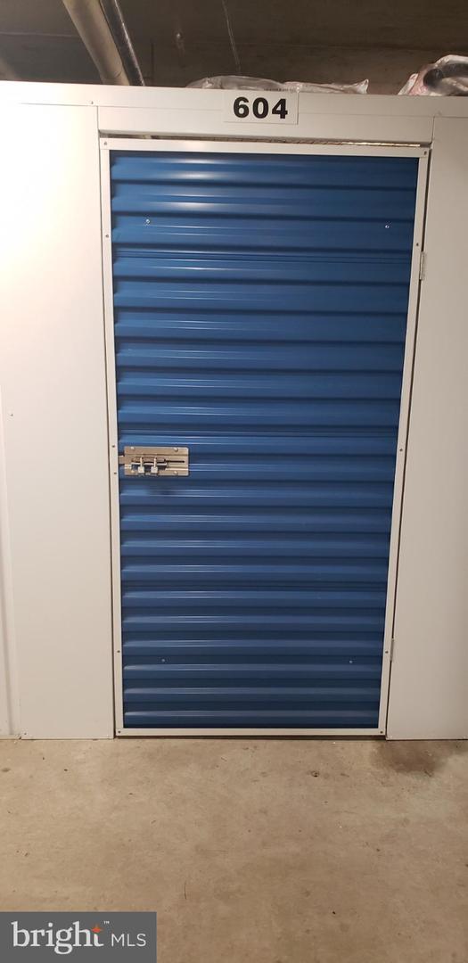 Building Photo - 4500 S Four Mile Run Dr