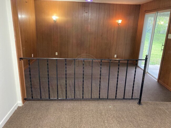 Building Photo - 310 Prather Dr