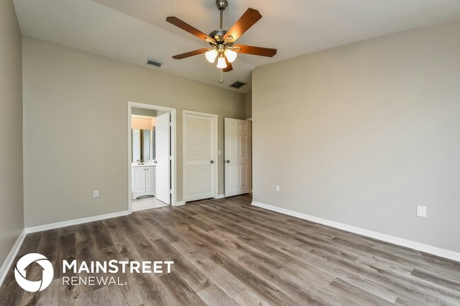 Building Photo - 3304 SW 11th Ct