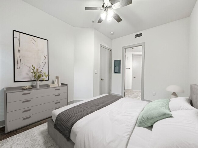 Building Photo - Midtown Elegance. Modern Lifestyle.