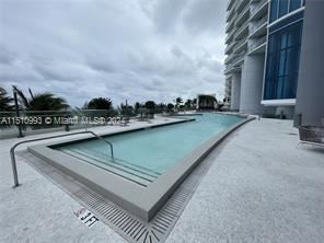 Building Photo - 4 br, 4.5 bath Condo - Jade Beach