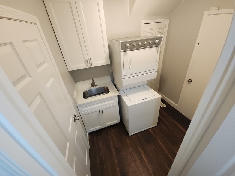 Building Photo - 38 NE 143rd Ave