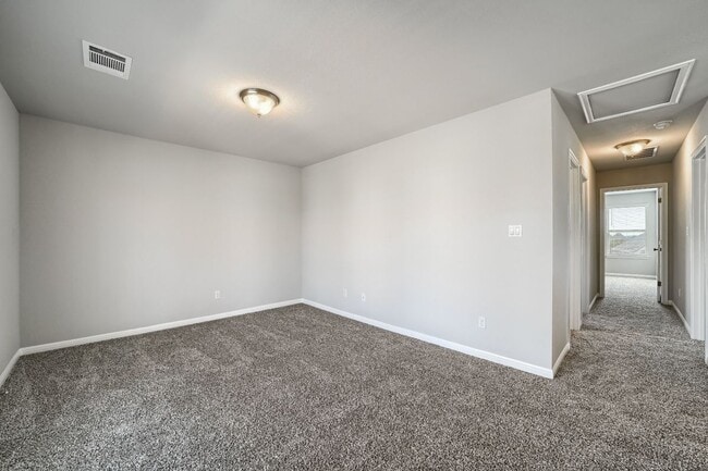 Building Photo - 2924 Sage Ranch Dr