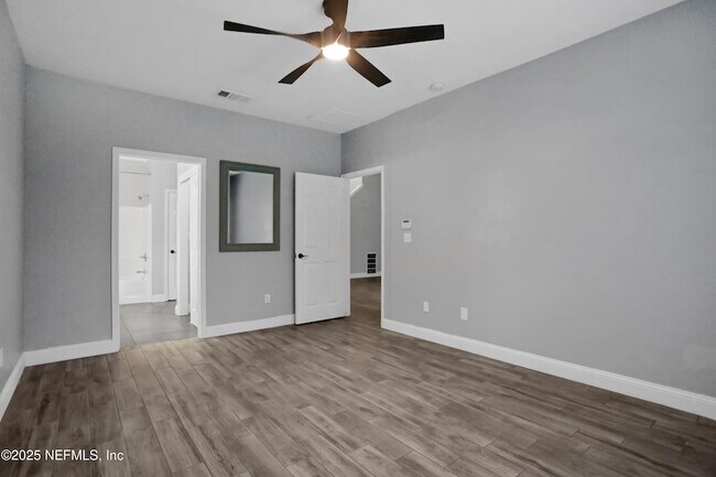 Building Photo - 336 Wooded Crossing Cir