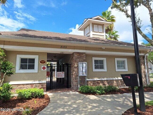 Building Photo - 7032 Deer Lodge Cir