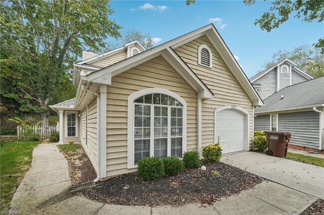 Building Photo - 3221 Pipers Way