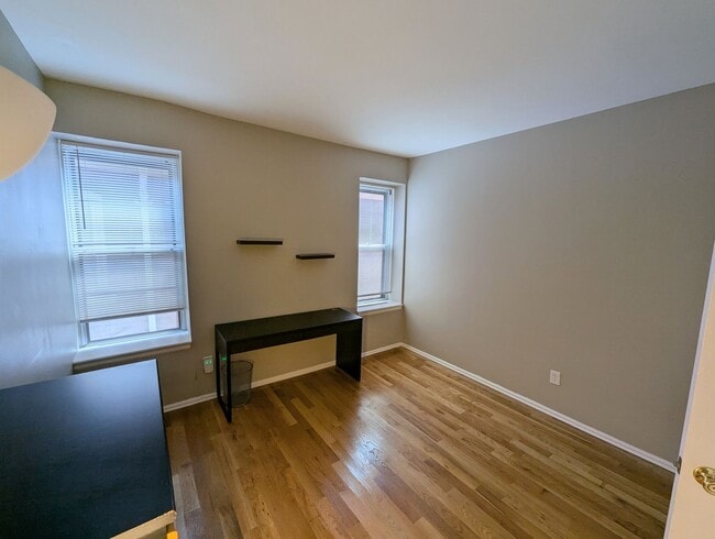 Building Photo - Fully Furnished Shaw Sanctuary