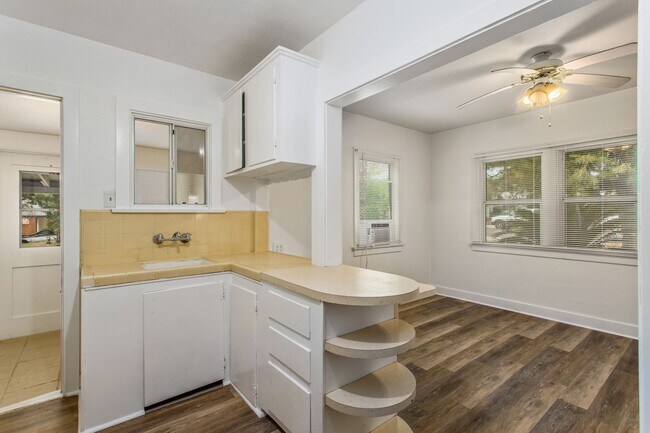 Building Photo - 1359 Jasper Ave