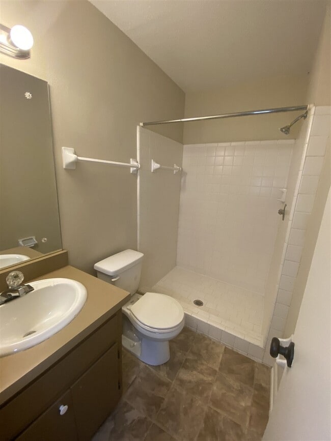 Building Photo - 3701 Donovan Dr