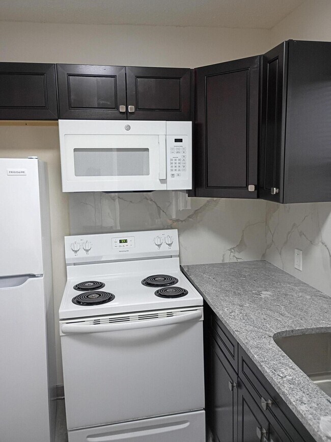 Building Photo - 1501 NW 43rd Ave