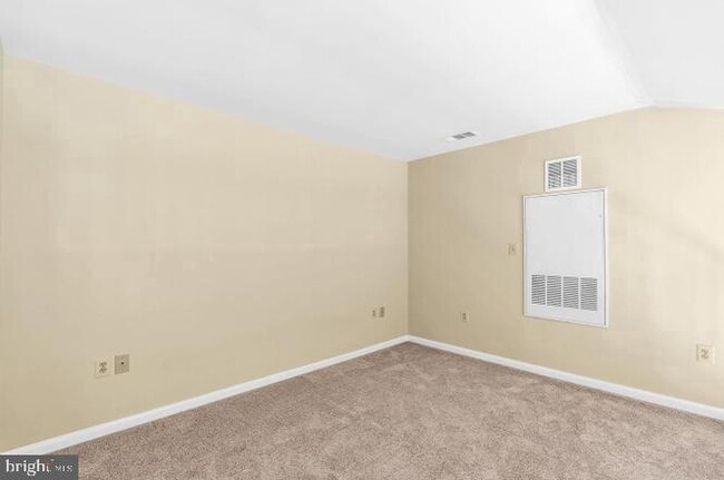 Building Photo - 801 S Greenbrier St