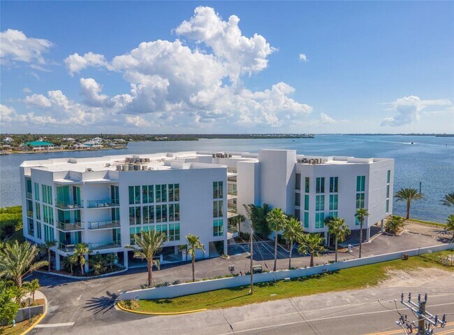 Building Photo - 1375 Beach Rd