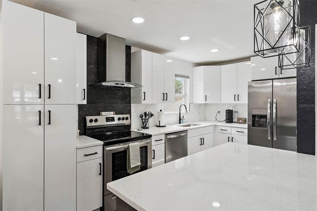 Building Photo - 4434 W Fairview Heights