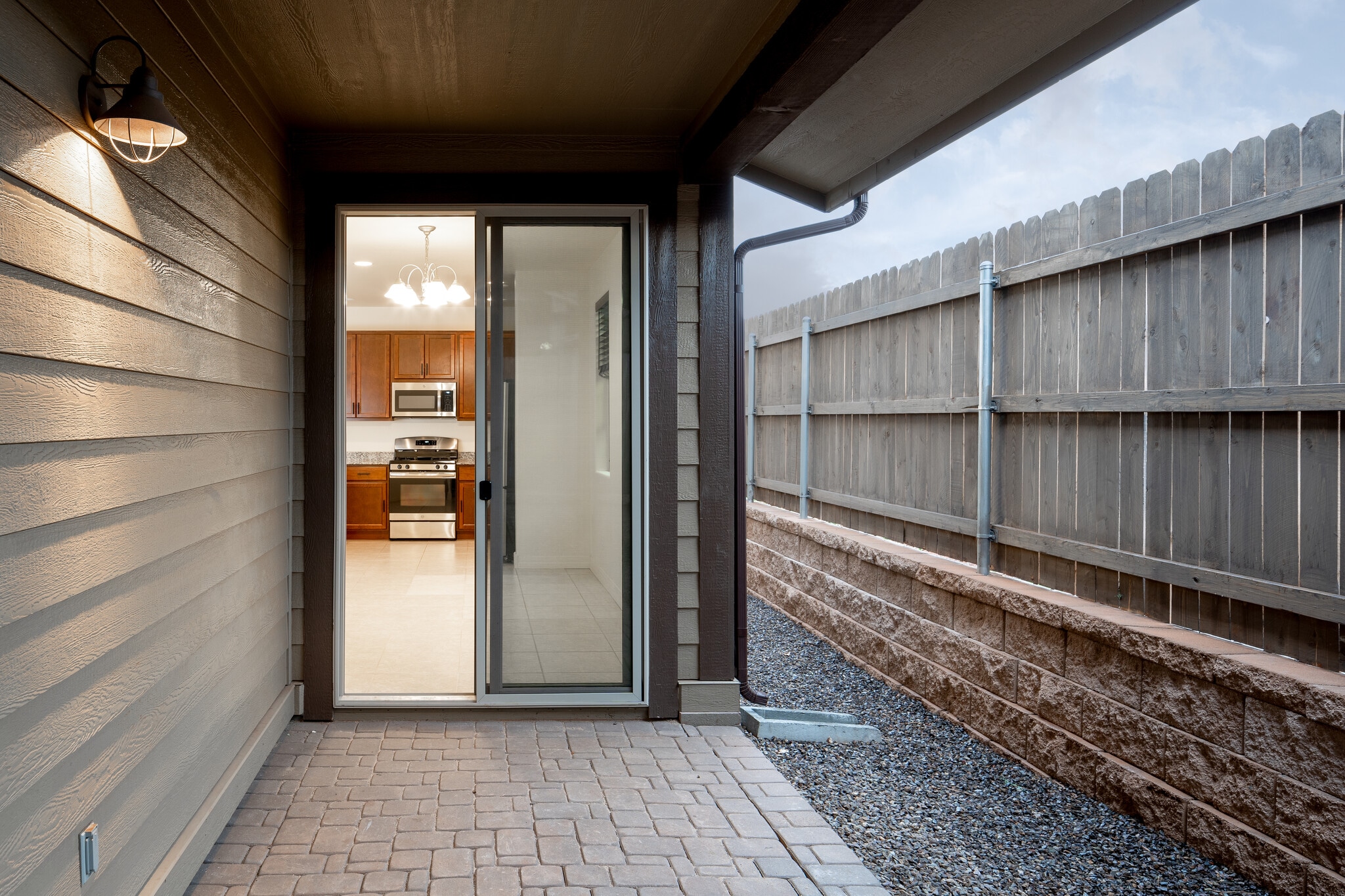 Building Photo - 2575 W Pollo Cir