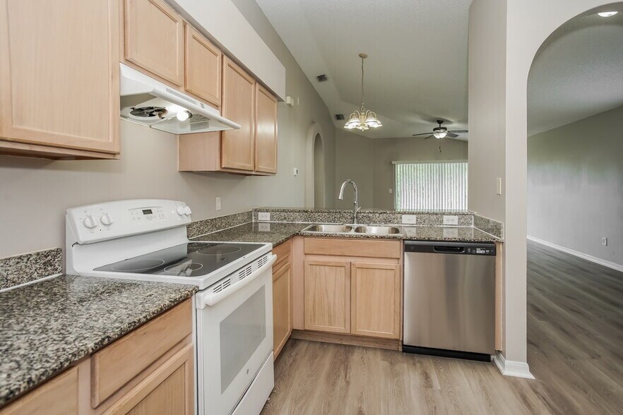 Building Photo - 12914 Fieldmoor Ct