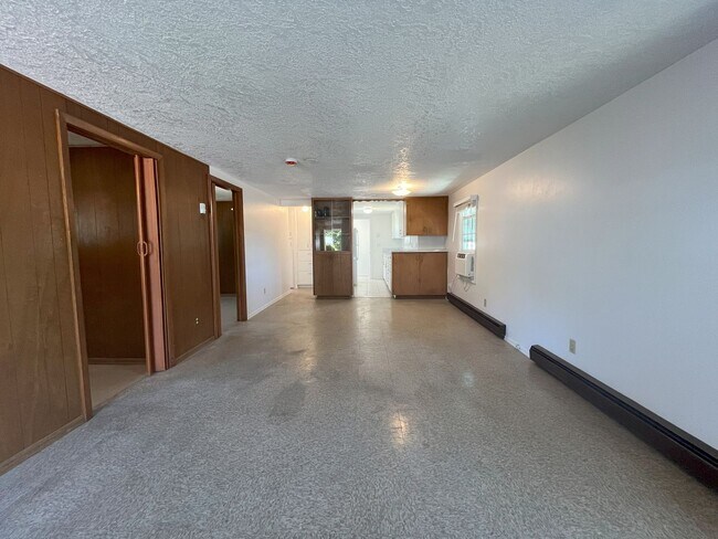 Building Photo - Charming 2-Bedroom Home with Open Living Space and Tile Flooring