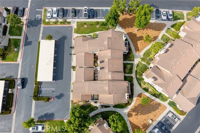 Building Photo - 549 Springbrook N
