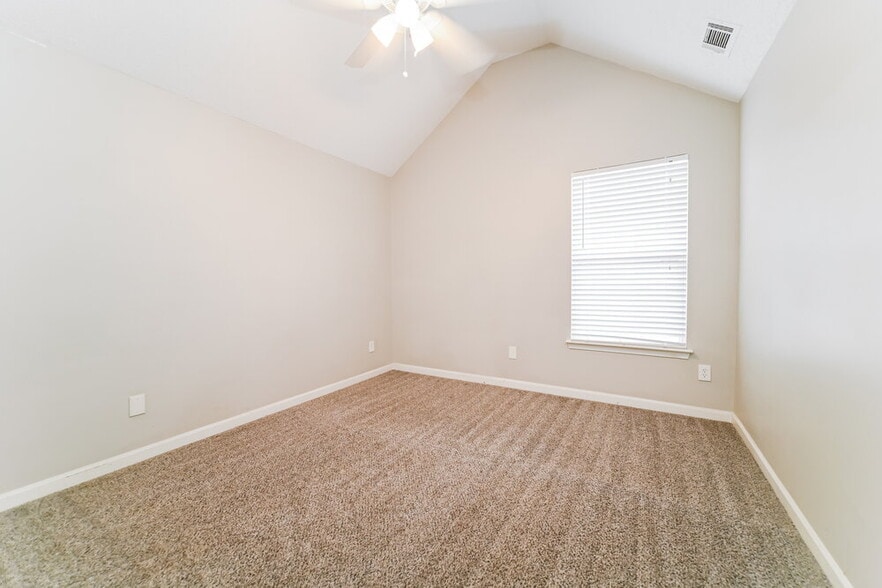 Building Photo - 5016 Serenity Point Ln