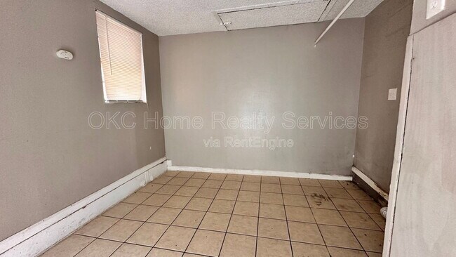 Building Photo - 6808 NW 59th St