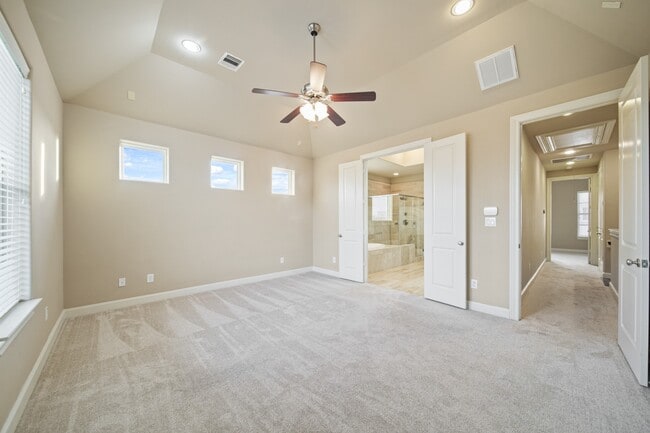 Building Photo - 1250 W 23rd St